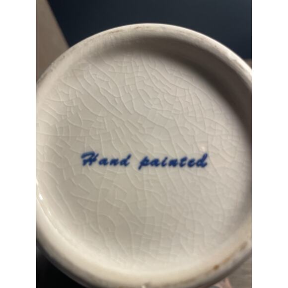 Hand Painted Red Floral Scalloped Rim Vase Crackle Glaze Ceramic - Picture 4 of 7